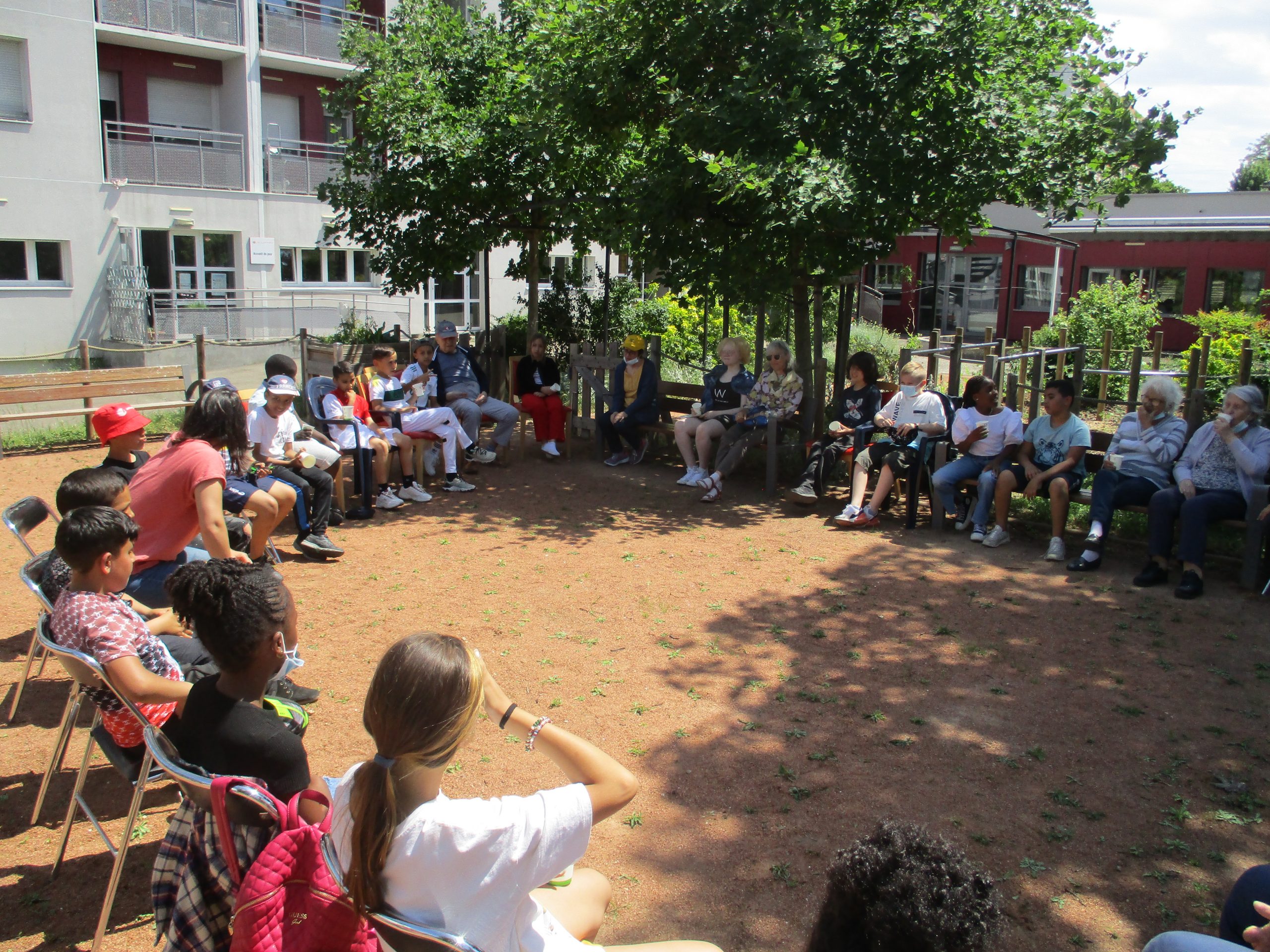 Rencontre intergénérationnelle à La Villa Les Petits Bonheurs